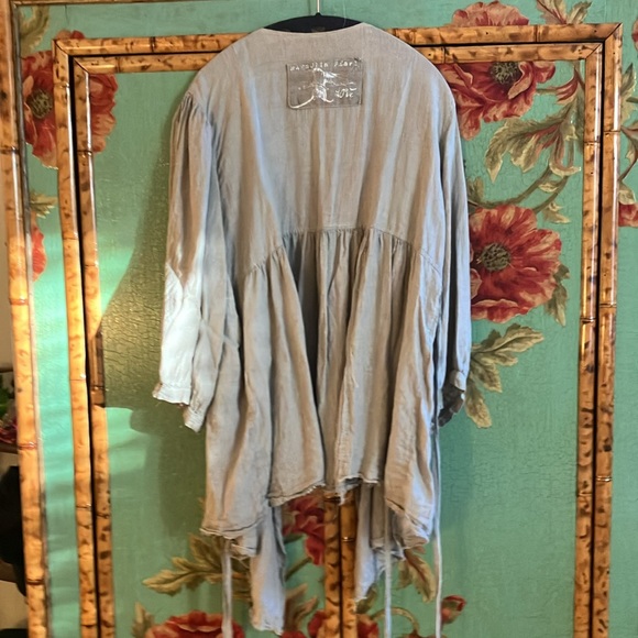 Magnolia Pearl Love Collection 
Farmhouse perfection
Cross tie tunic
🥰 - Picture 3 of 7
